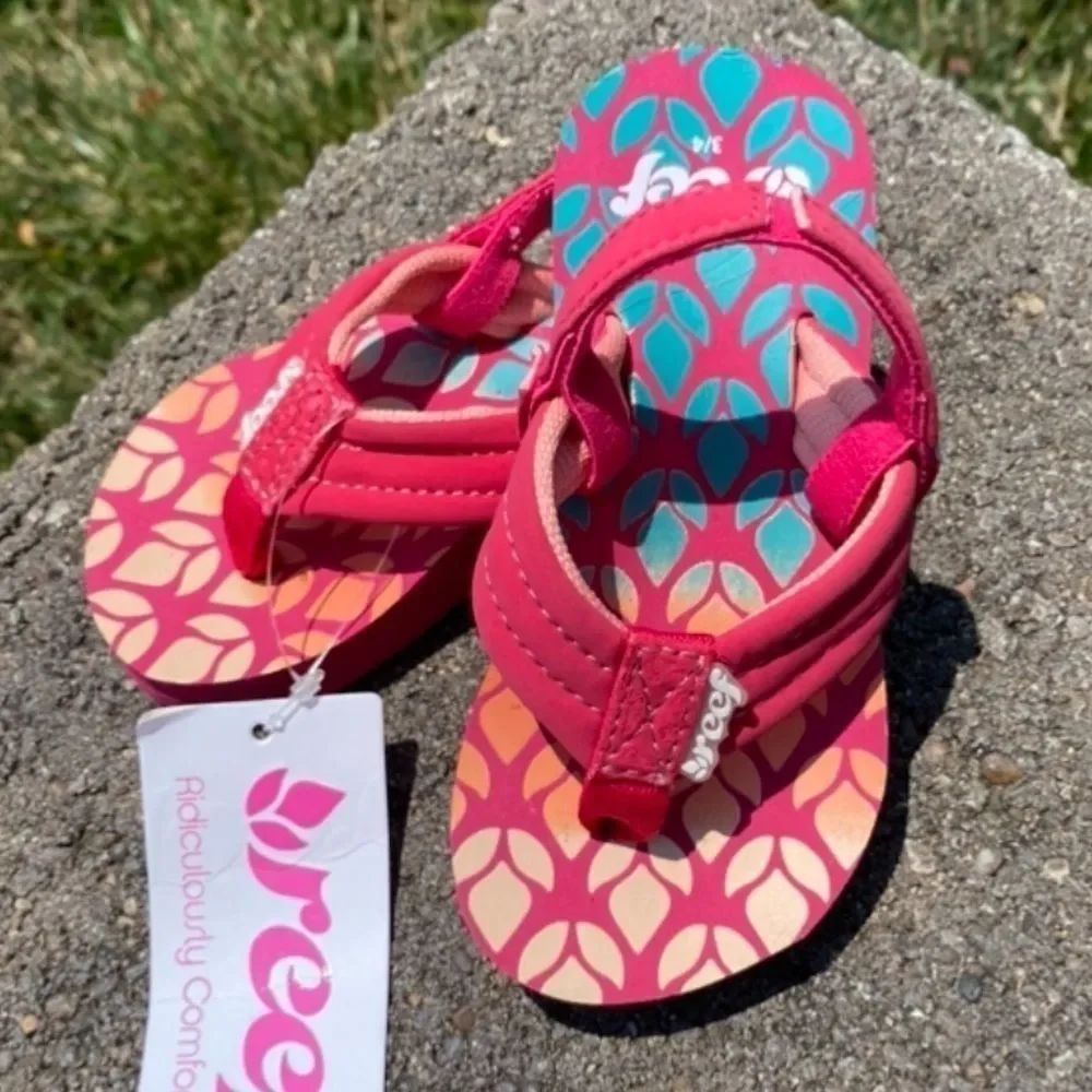 LIVIE & LUCA, SIZE 5 MARY JANES (LIKE NEW), & REEF, SIZE 3/4 SANDALS (NEW). BR